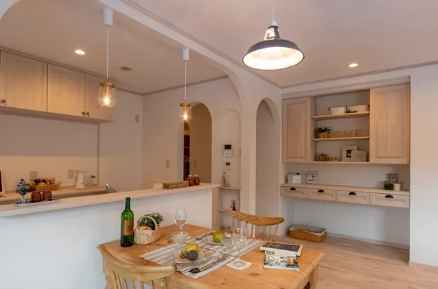 【ダイニングキッチン&ペットスぺ―ス】