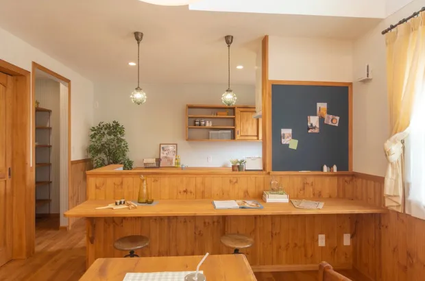 腰壁×黒板のあるカフェっぽナチュラルハウス