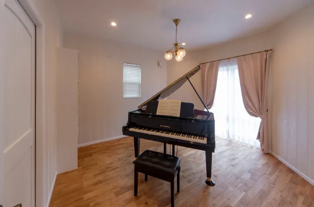 ピアノ教室を開くクイーンアンスタイルのお家