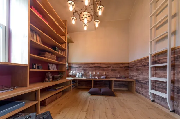 【Bed Room】大きな壁面収納のある寝室