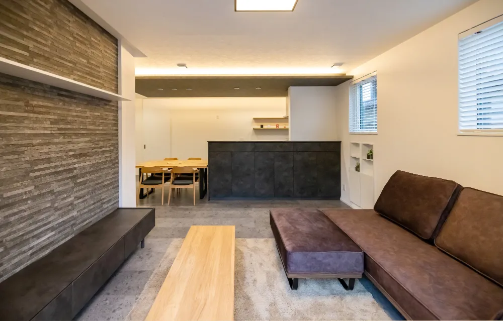 石目のカッコよさと、木のやさしさ