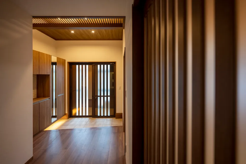 光と影が描く奥行きのある美しさ