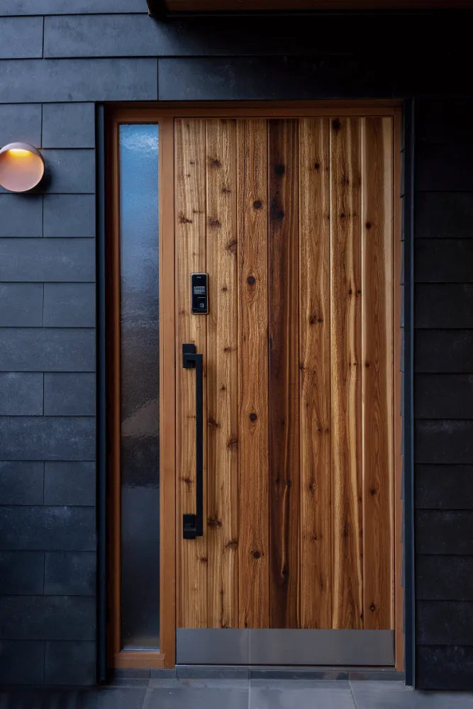 木の温もりがお出迎え