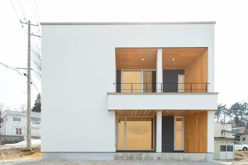 斜窓リビングのある眺望ハウス