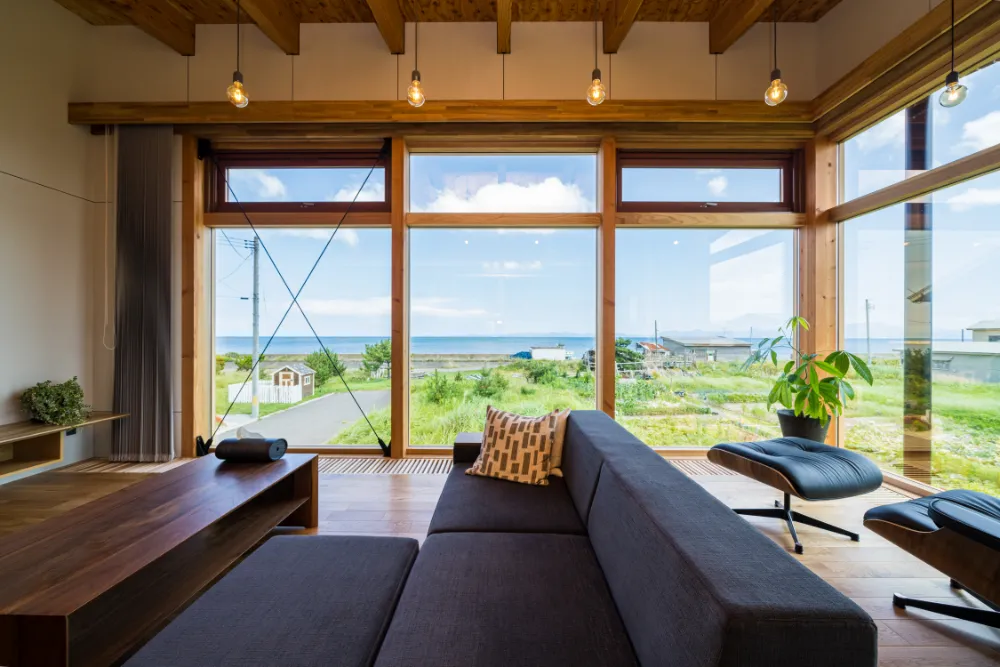 陸奥湾を臨む家