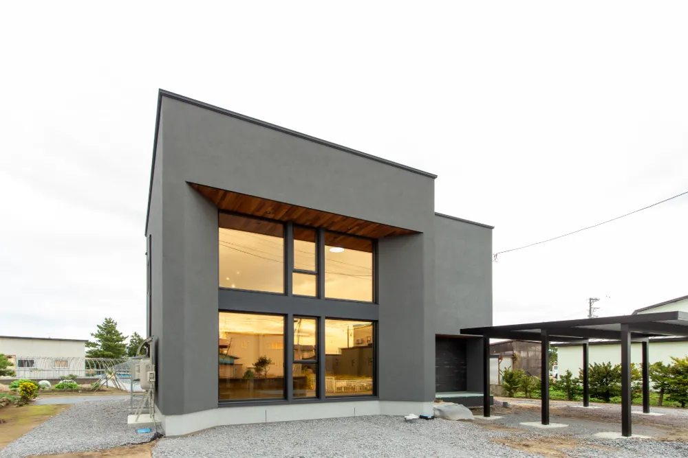 掘下げリビングのある南面大開口の家