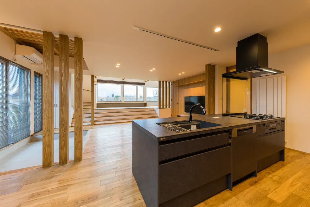 ステージから臨む岩木山