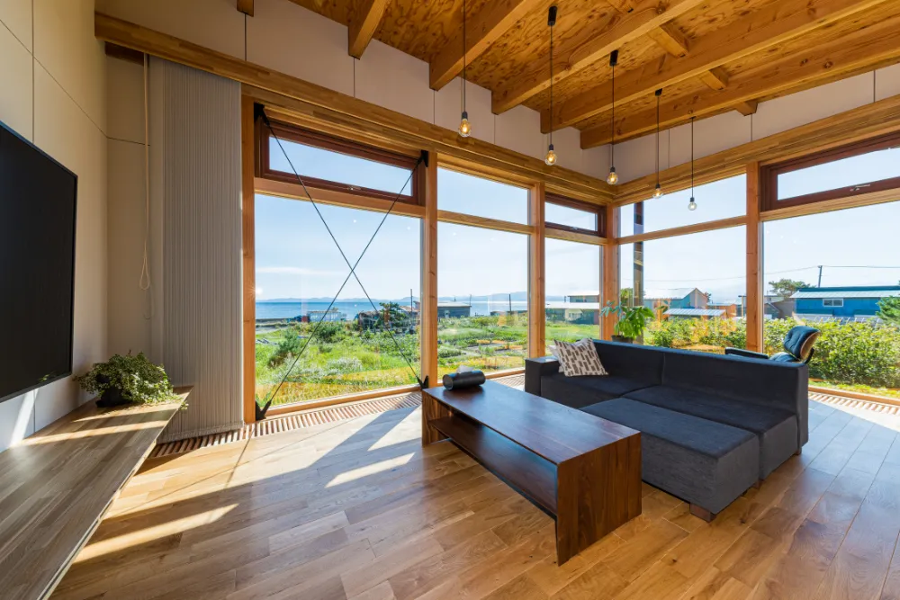 陸奥湾を臨む家