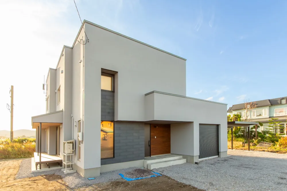 南面デッキをたのしむ回廊サニタリーの家