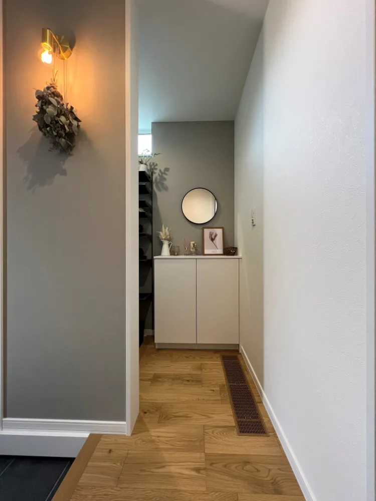 黒のこだわりの家