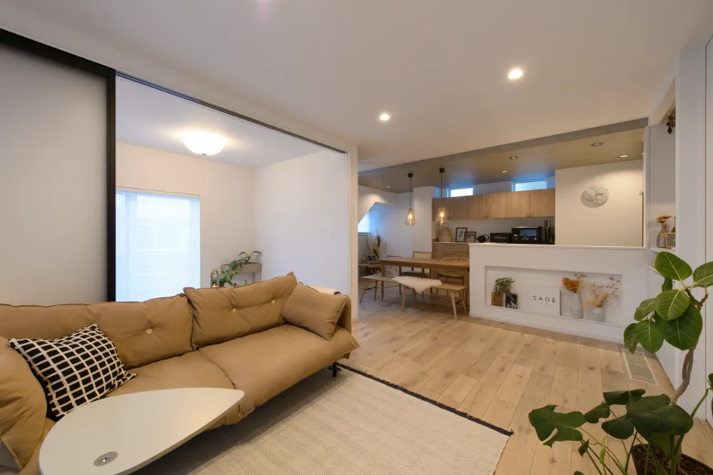 木の温もりあるナチュラルベースの家