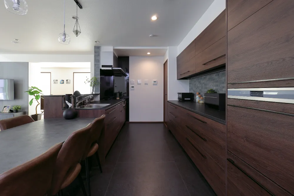 床暖房＋大空間で実現、大型犬との快適な日々