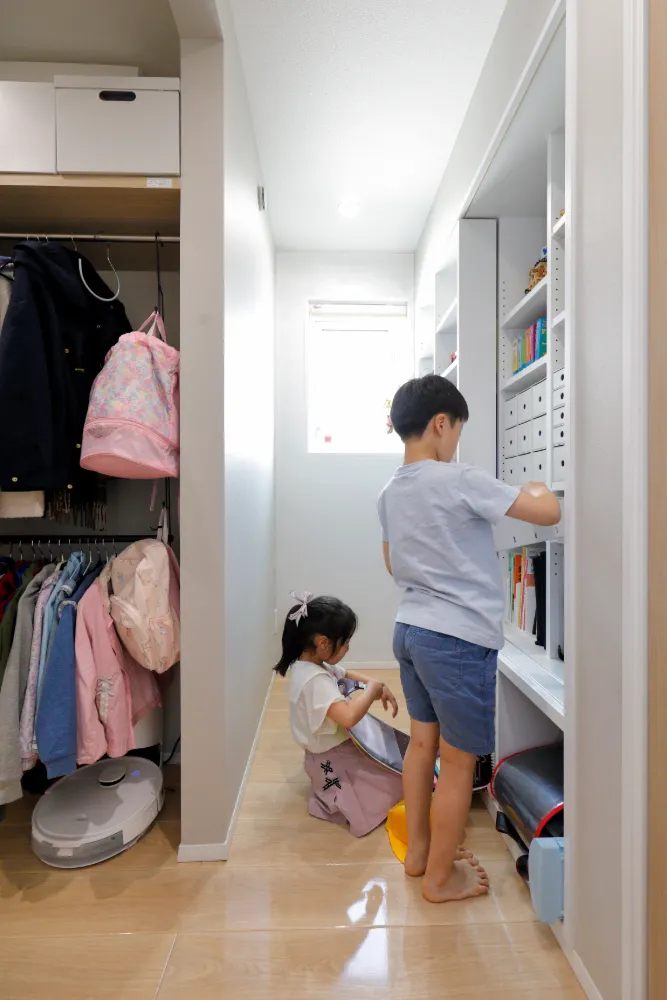 子育て・家事動線と、開放感を両立した家
