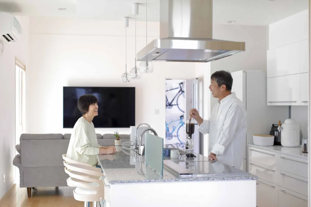 ふたりの暮らしに寄り添う南欧風デザインの明るい平屋