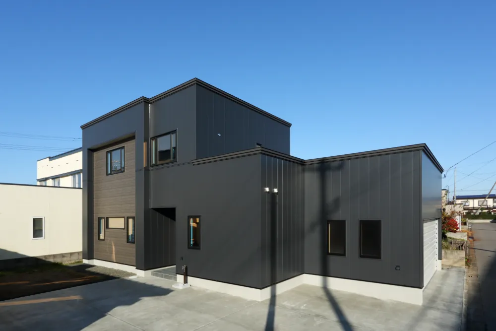 ～ブラックで統一したホテルライクな住まい～