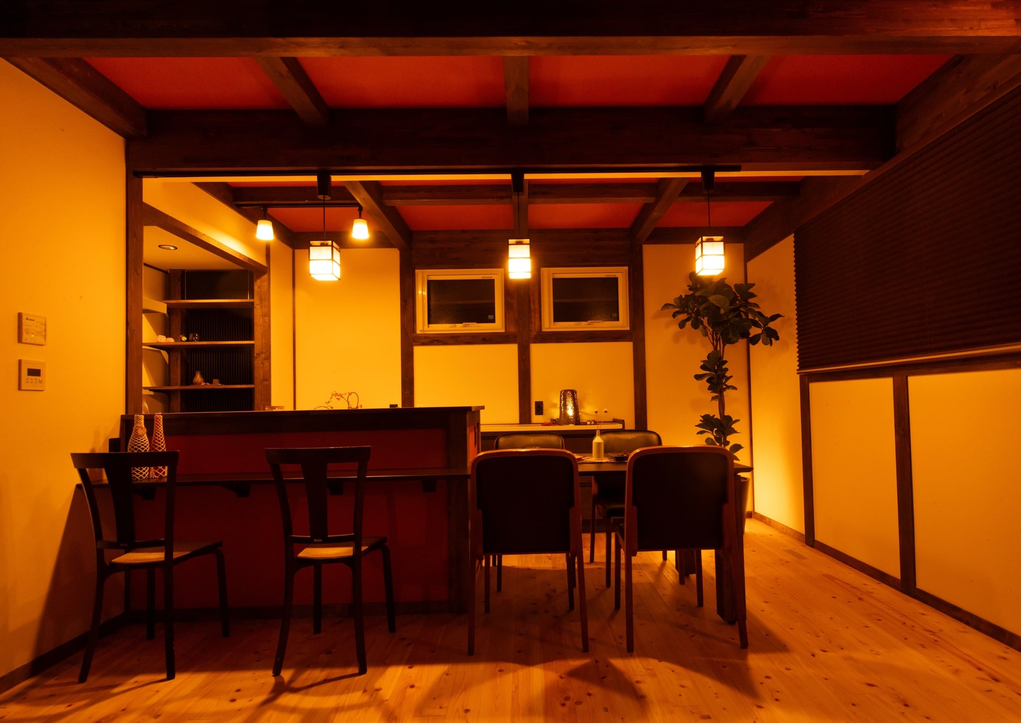 ダイニングキッチン（夜）