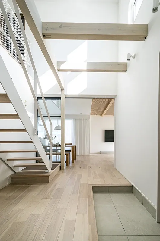 風と光を取り込む工夫を凝らした間取りと構造の、暮らしやすさを追求した家