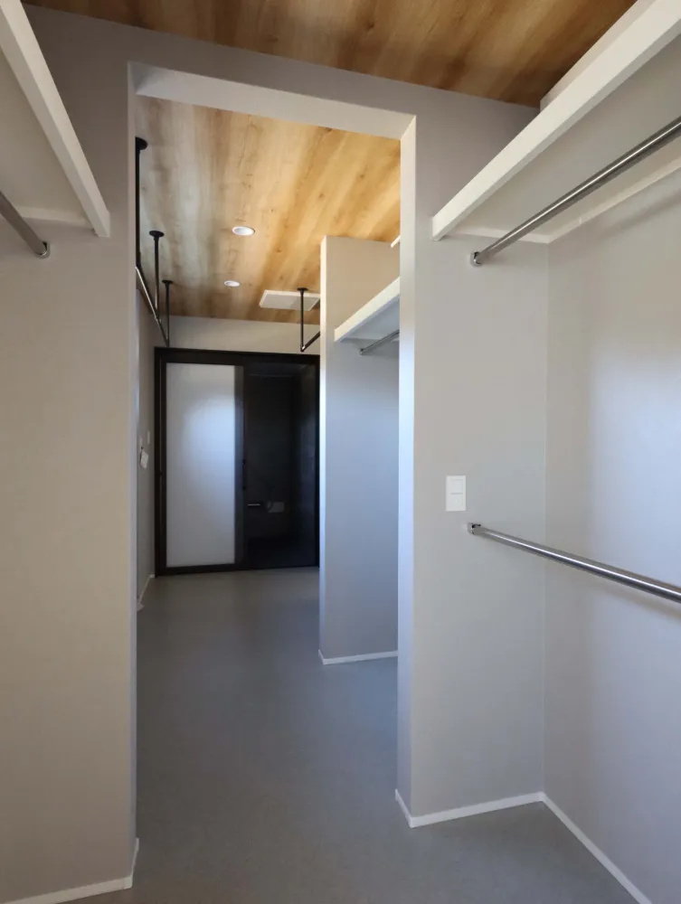 ダウンフロア×スキップフロアの家