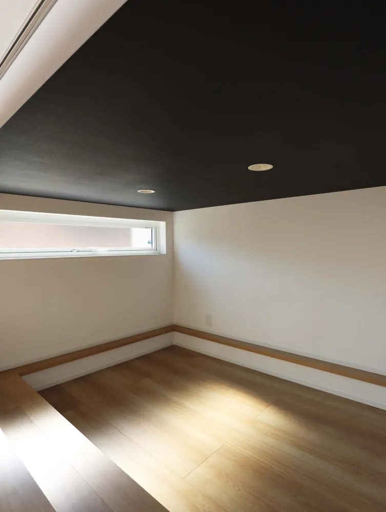 ダウンフロア×スキップフロアの家