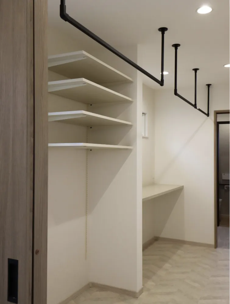 【ママ楽の家】動線が心地よいモノトーンの住まい