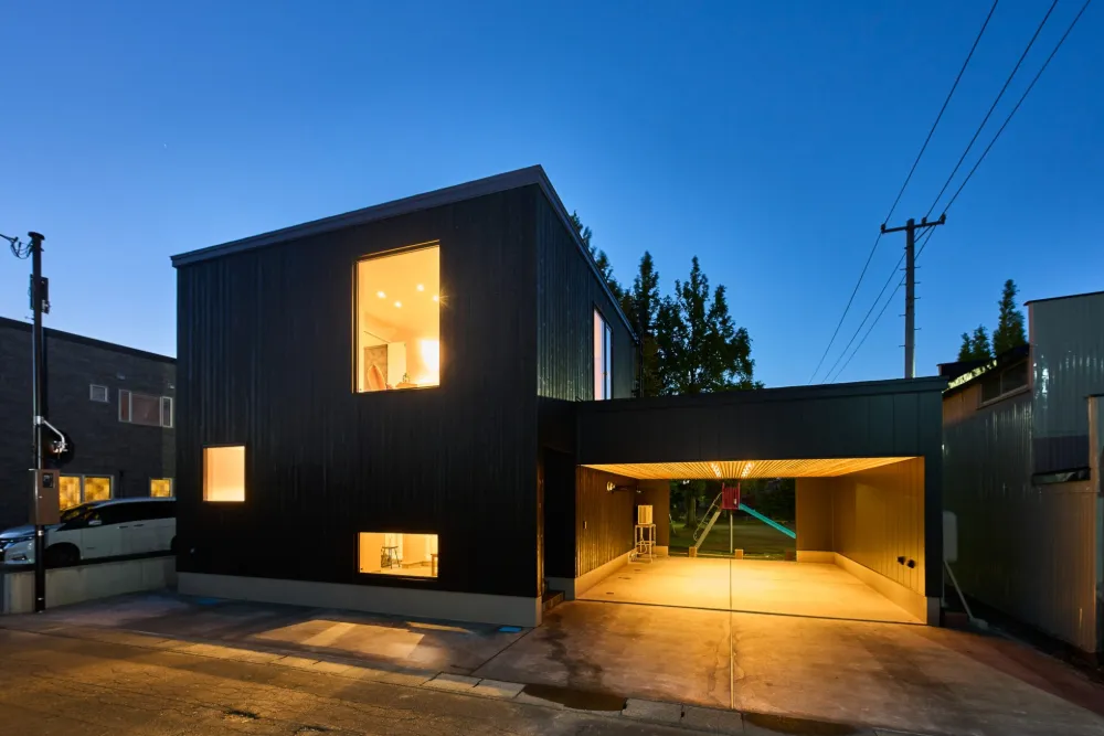 親世帯・子世帯の快適が交差する。プライベートと共存を叶えた回遊動線の家