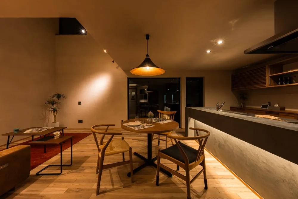 プライバシーと解放感を両立したアイランドキッチン