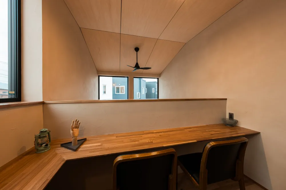 宿題やちょっとした家事、仕事などにぴったりな共スペース