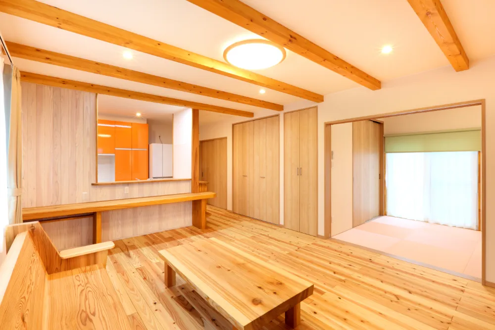 建ててから約10年。今も色褪せない「ちょうどいい」自然素材の平屋。
