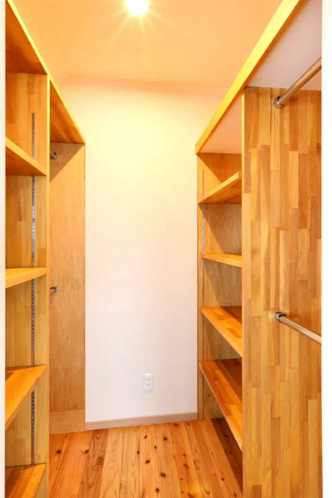 建ててから約10年。今も色褪せない「ちょうどいい」自然素材の平屋。