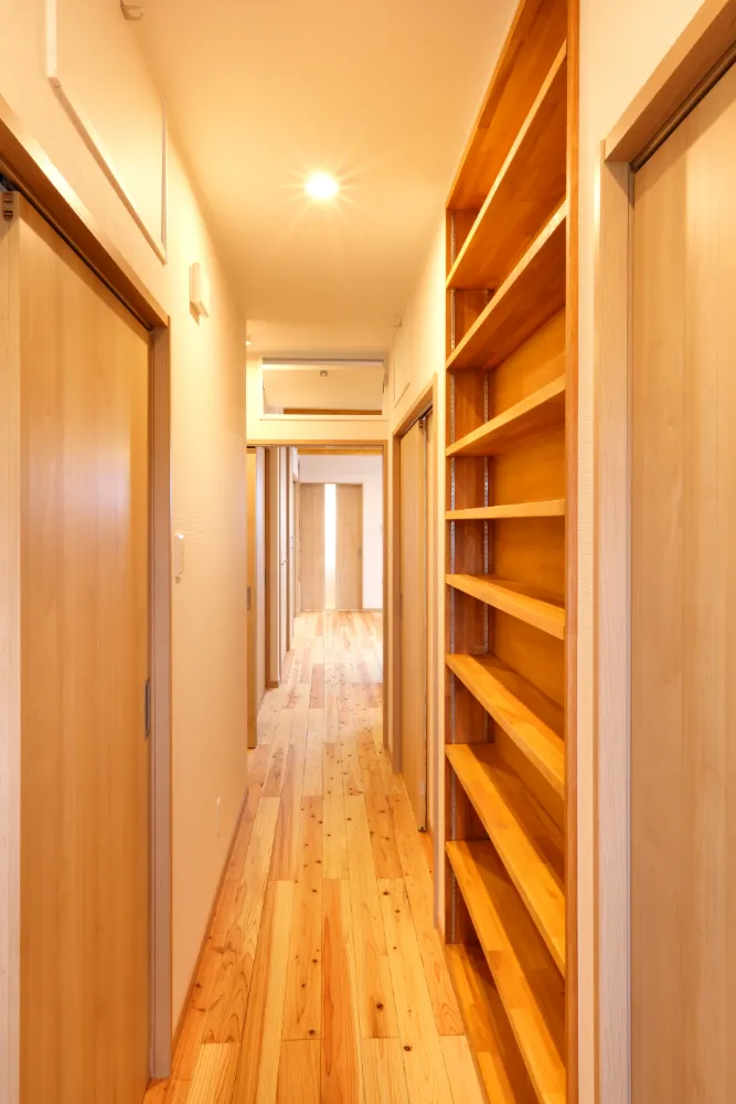 建ててから約10年。今も色褪せない「ちょうどいい」自然素材の平屋。