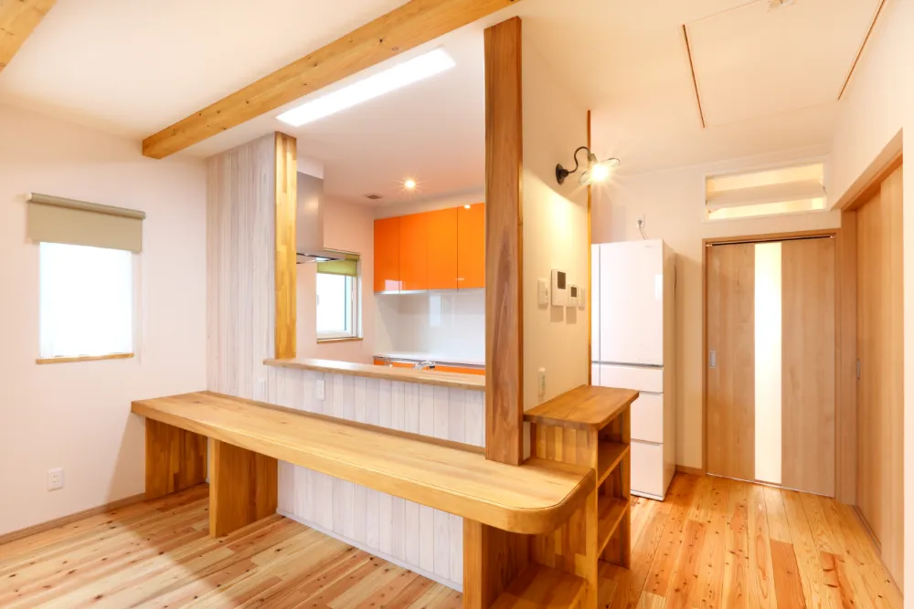 建ててから約10年。今も色褪せない「ちょうどいい」自然素材の平屋。