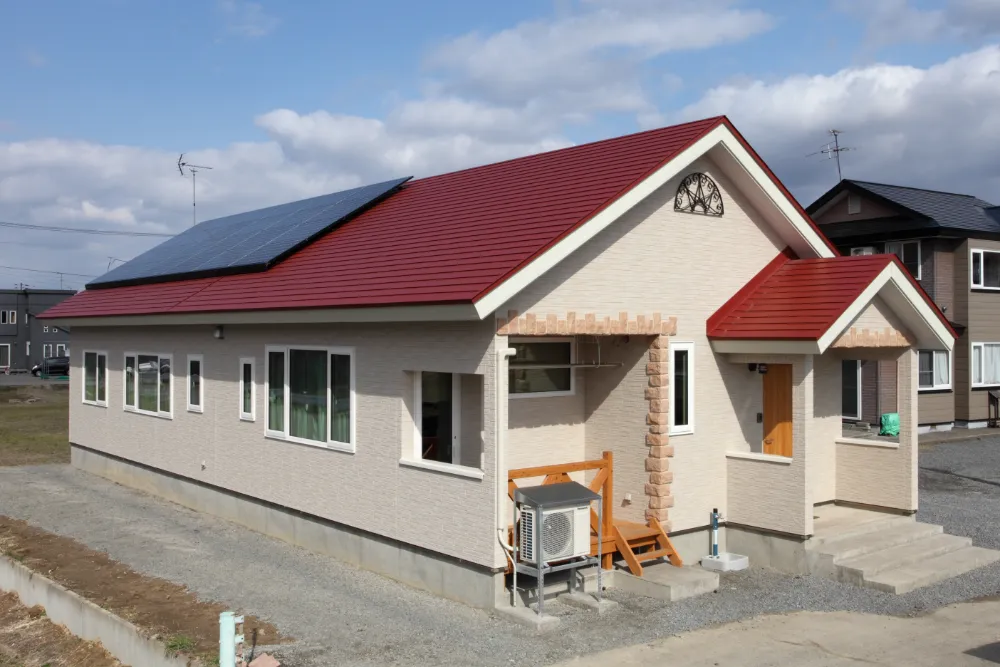 建ててから約10年。今も色褪せない「ちょうどいい」自然素材の平屋。