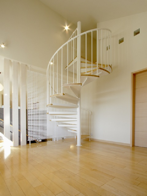 らせん階段のあるホール