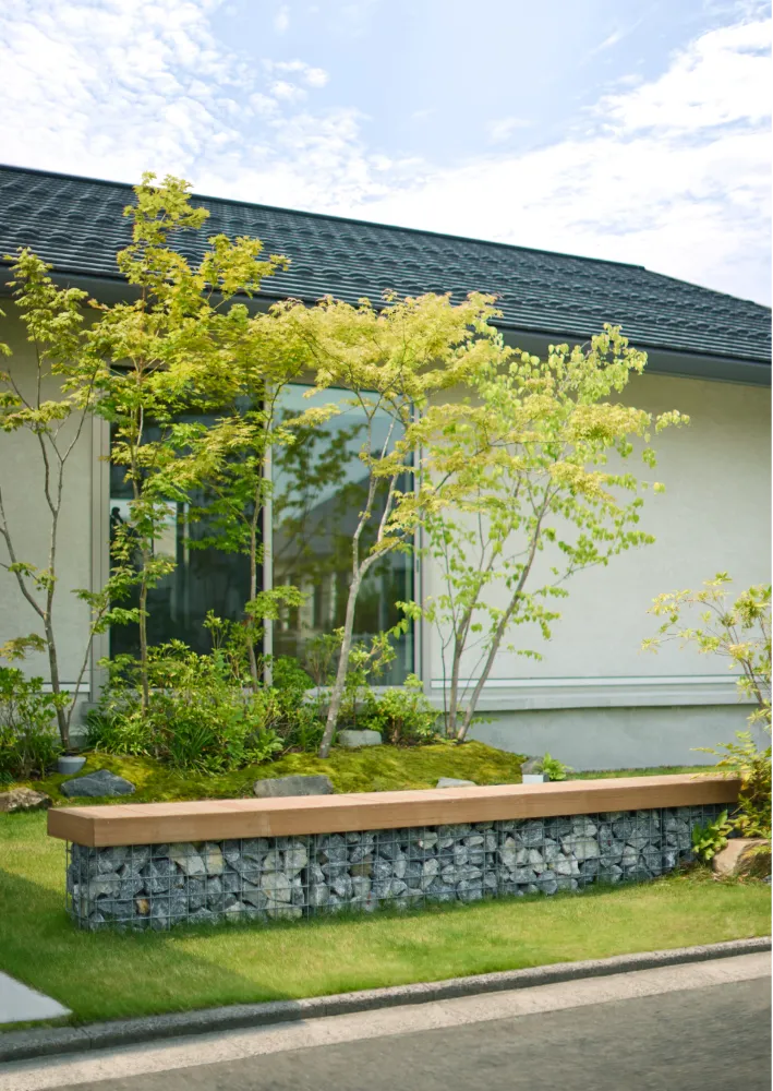 季節を感じるコミュニケーションベンチ