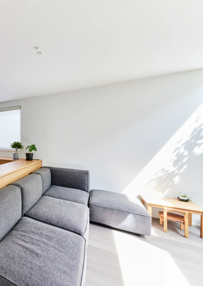 幅85cmの吹き抜けでかなえる採光