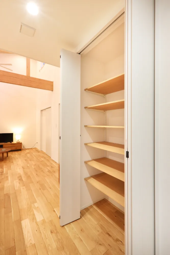 【広々キッチンでくつろげる家】全館空調と回遊動線の平屋