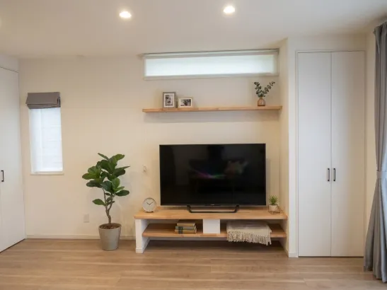 木の温もりを感じるTVコーナー