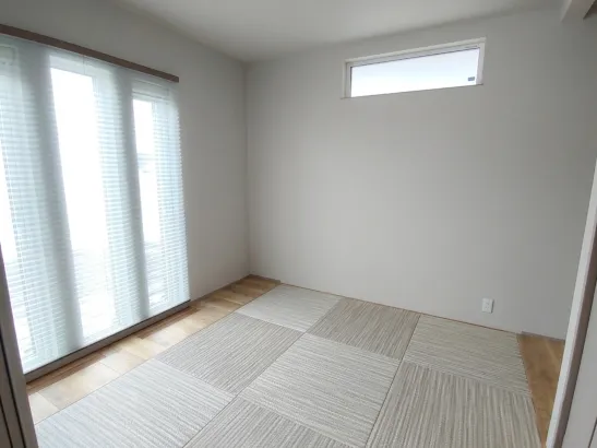 リビングとつながる、フレキシブルな現代和風空間